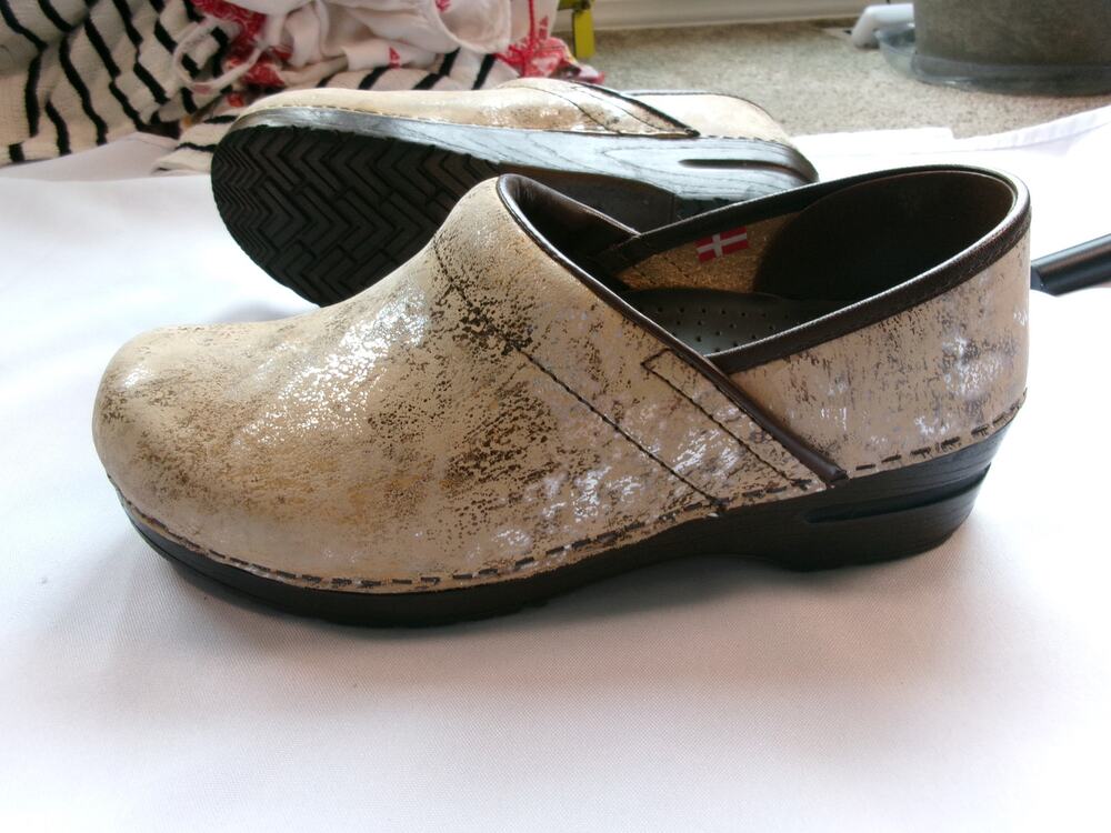 Sanita Danish Clogs Beige Gold Distressed Metallic Leather Comfort Shoe EU 39